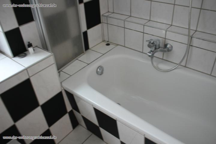 GEMÜTLICH UND HELL MIT TAGESLICHTBAD! 2-Raum-Wohnung - Foto 1