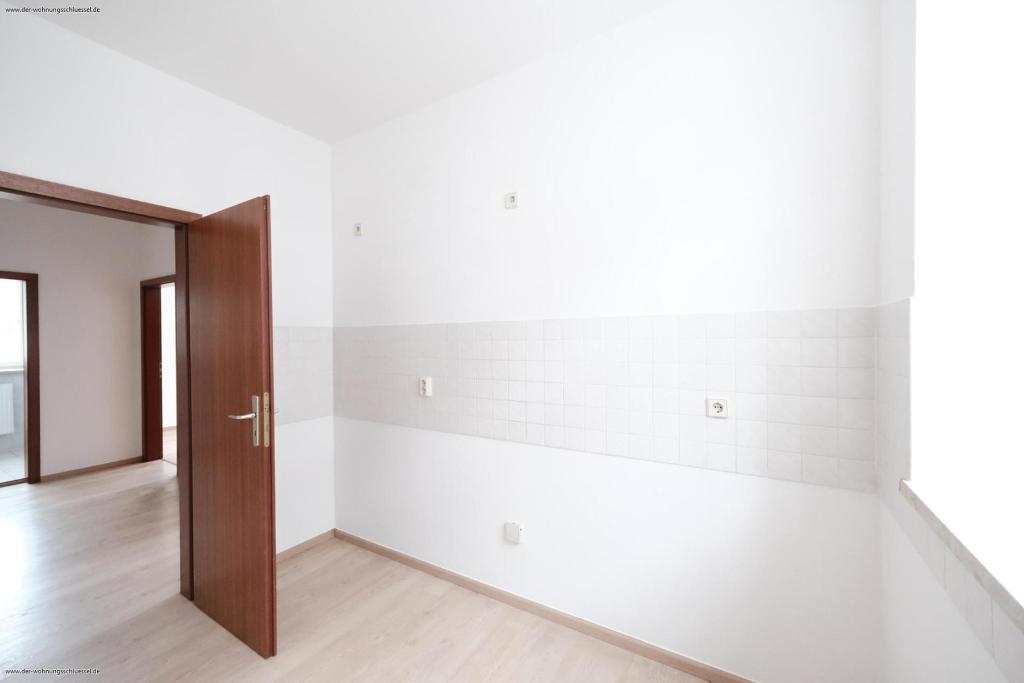 MIT BALKON! Schöne 3-Raumwohnung - Photo 2