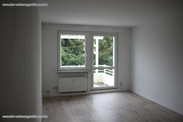 Den Blick ins Grüne vom Balkon aus genießen! - Photo 1