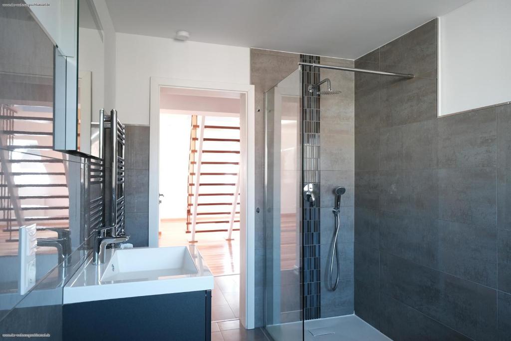 SCHICK mit EBK und begehbarem Kleiderschrank inkl. Schranksystem! - Photo 4