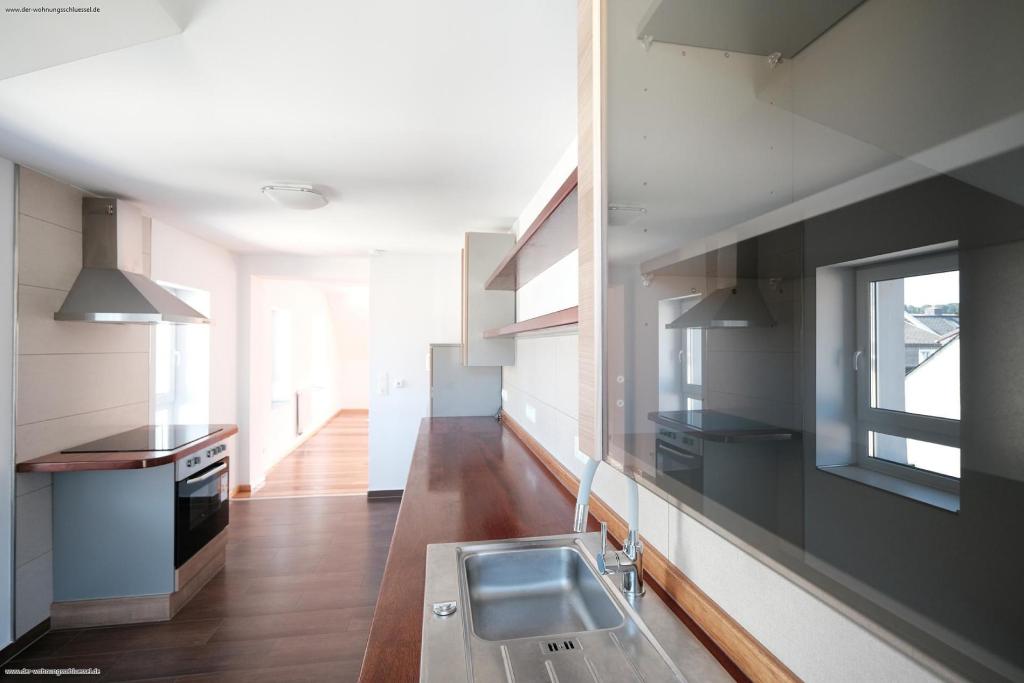 SCHICK mit EBK und begehbarem Kleiderschrank inkl. Schranksystem! - Photo 3