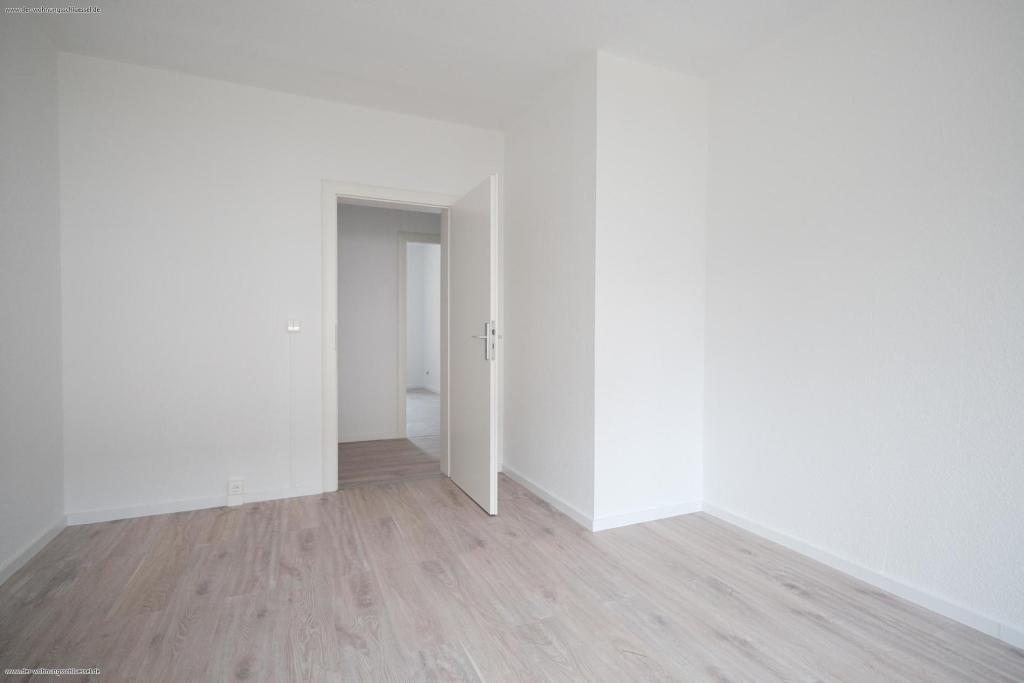 Mit Balkon! Auf Wunsch EBK! - Photo 2