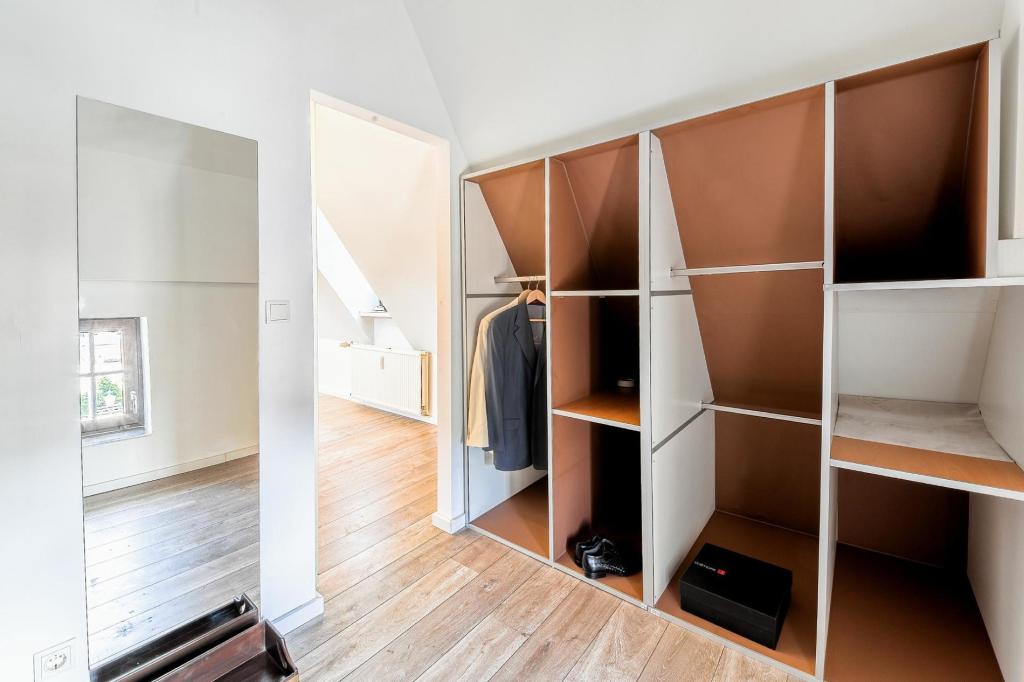 Kleiderschrank