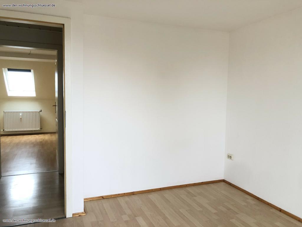 2 Zimmer im Dachgeschoss mit tollem Blick vom Balkon! - Photo 5
