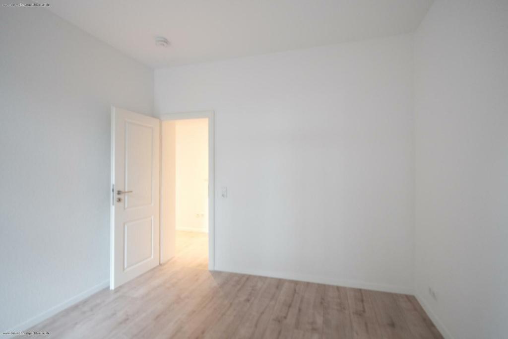 Mit Einbauküche & Balkon! - Foto 5