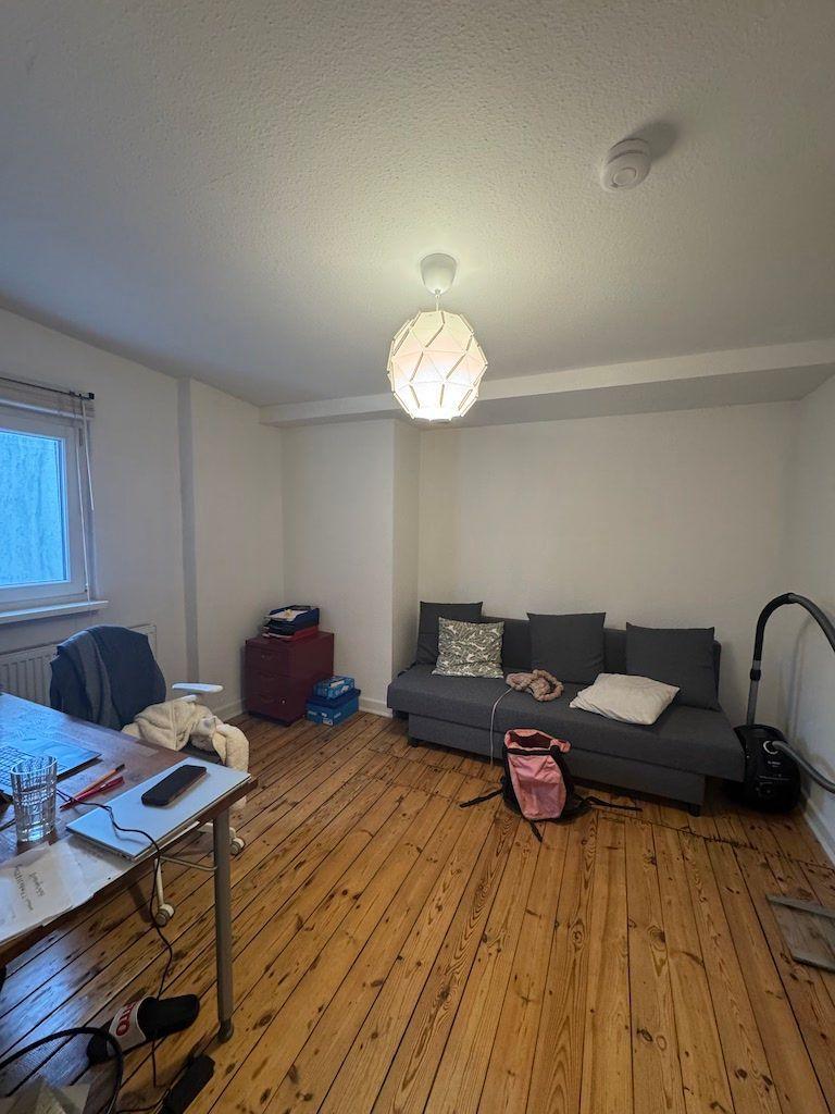 Loftartige 3 Zi.Dachgeschosswohnung mit offener EBK und sonniger Loggia - Photo 2