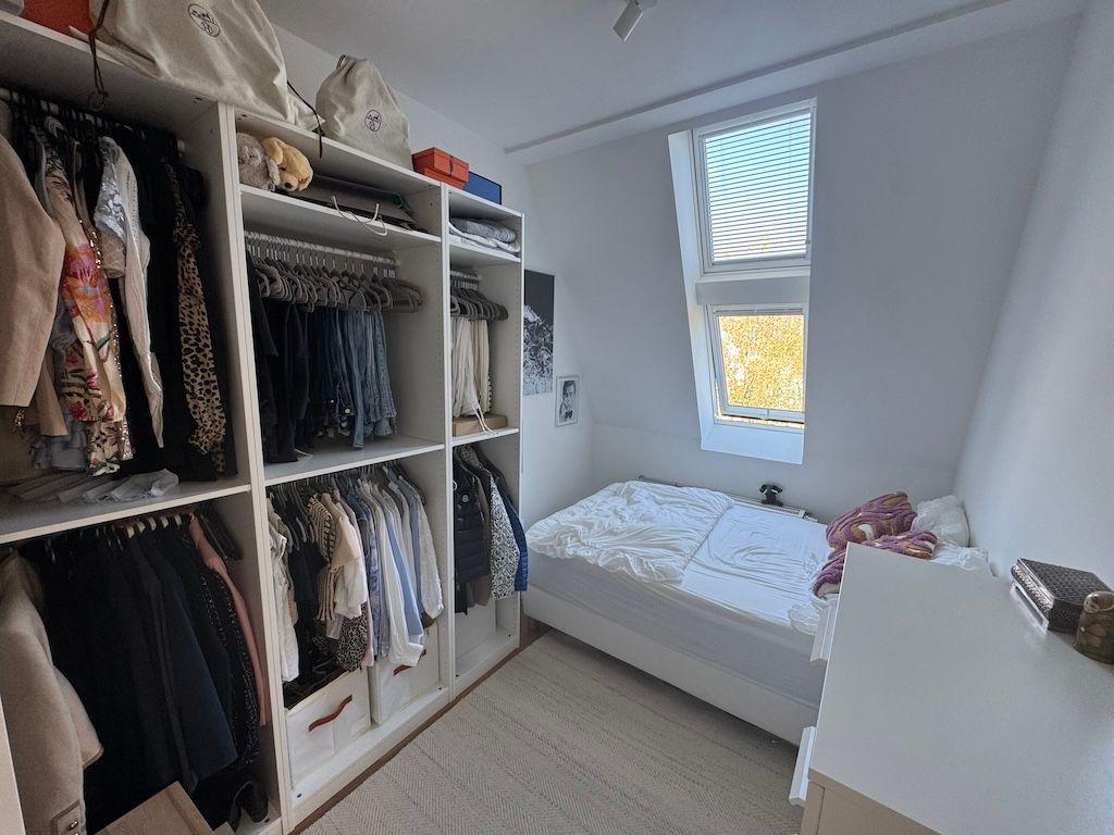 Helle 2-Zimmer DG-Wohnung mit Dachterrasse in Toplage Winterhude - Photo 2