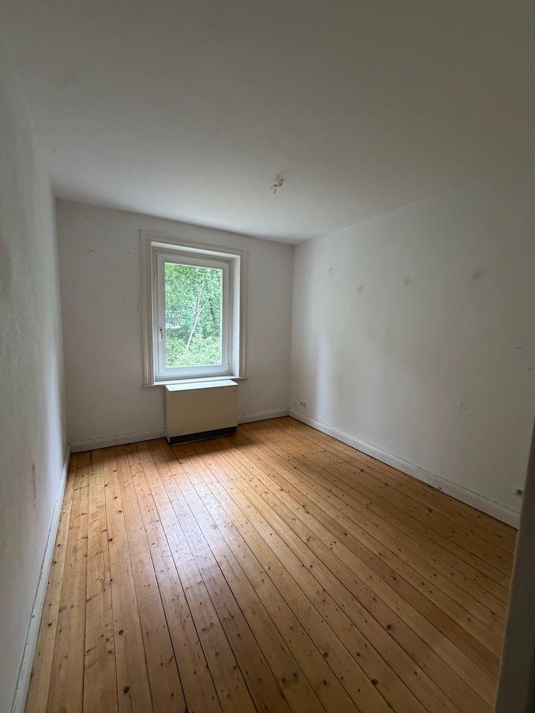 Klassische 3-Zi.-Altbau-Whg. mit Balkon & Wohnküche in ruhiger Lage Barmbek/ Süd - Photo 2