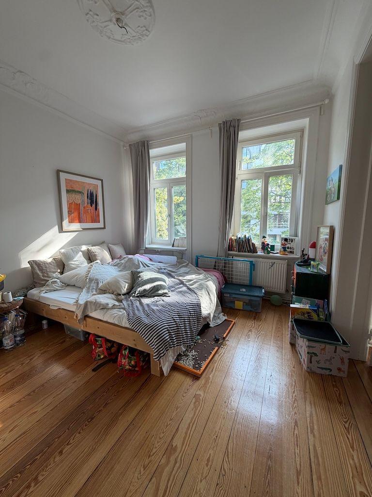 Helle 2 Zimmer-Altbauwohnung mit Balkon in Toplage von Winterhude - Photo 3