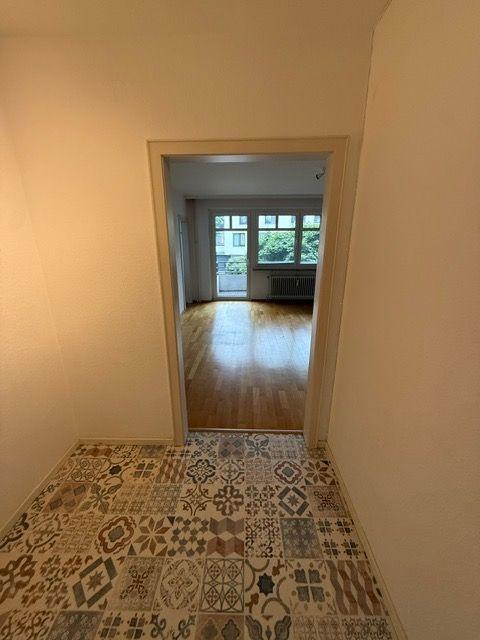 Großzügige 1 Zi.-Whg. mit Süd-Balkon und separater Einbauküche - Photo 3