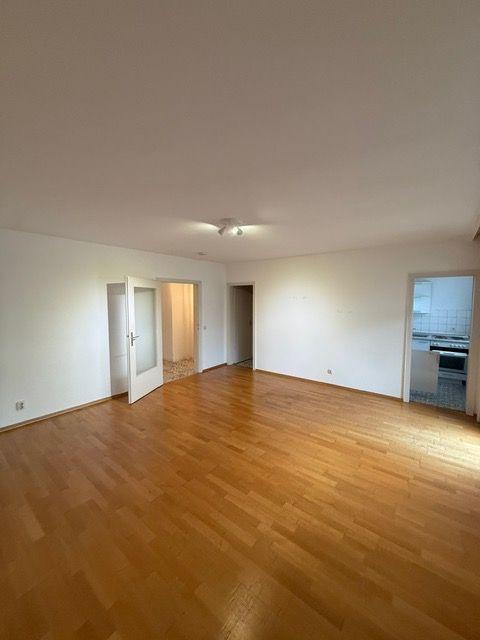 Großzügige 1 Zi.-Whg. mit Süd-Balkon und separater Einbauküche - Photo 2