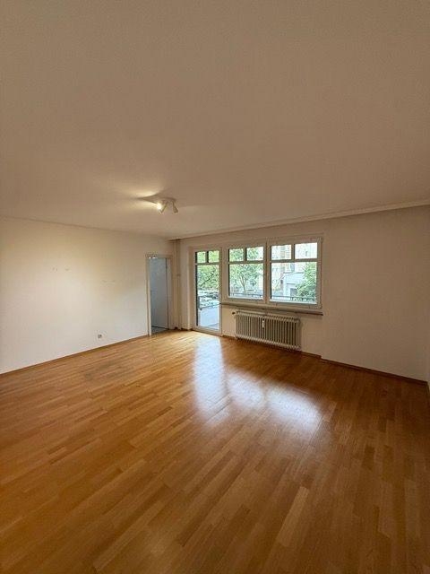 Großzügige 1 Zi.-Whg. mit Süd-Balkon und separater Einbauküche - Photo 1