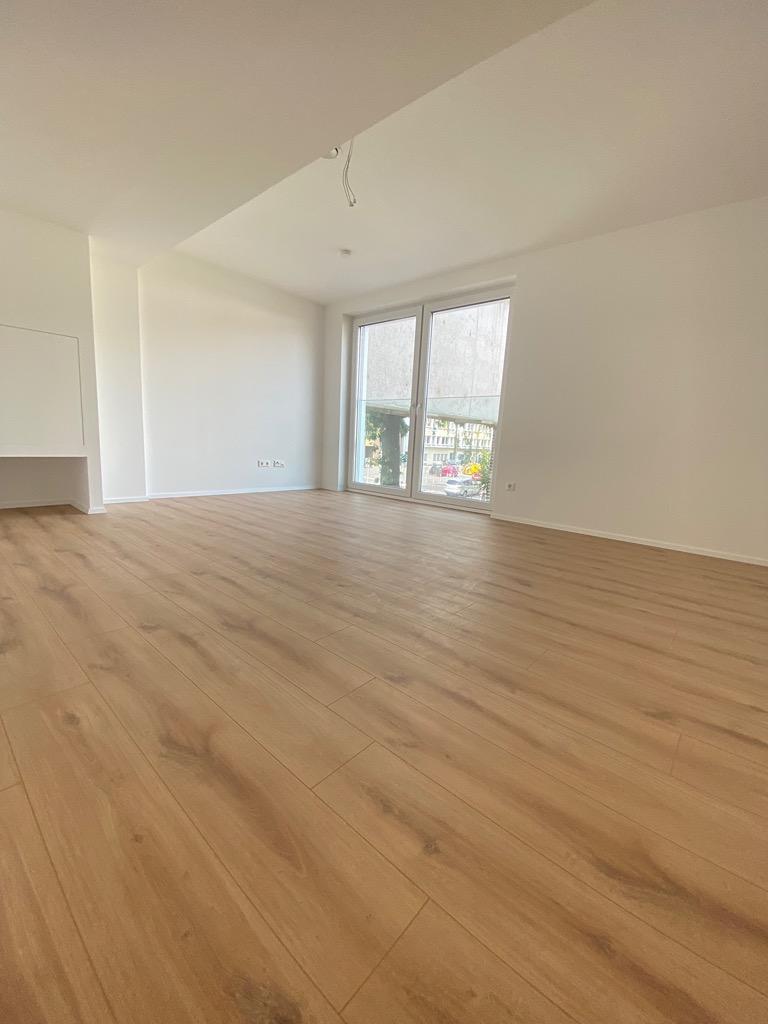 <h1 class="md:text-xl md:leading-6 mt-4 md:mt-10 lg:mb-6 mb-3 text-primary-500 font-semibold text-base leading-5"> Maisonette in Köln (Nippes) </h1> - Foto 4