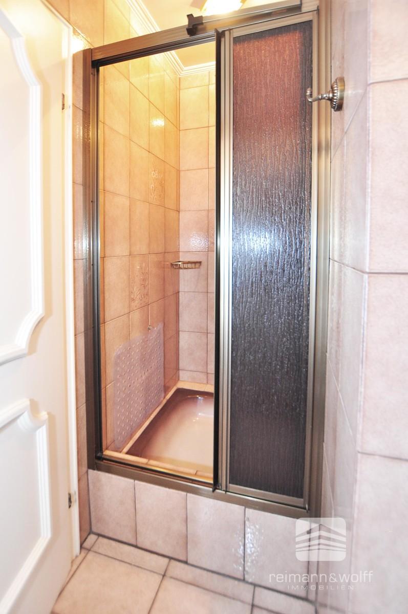 Badezimmer 1/2