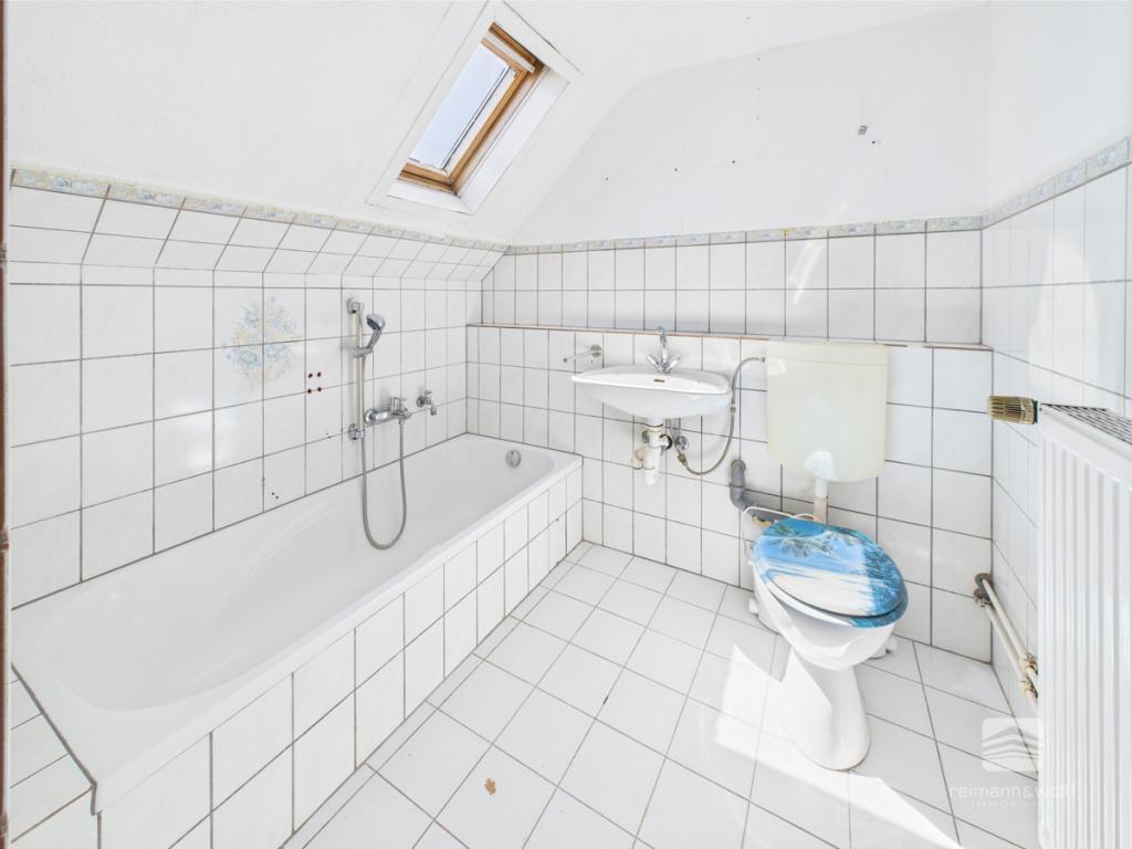 Badezimmer 2/2