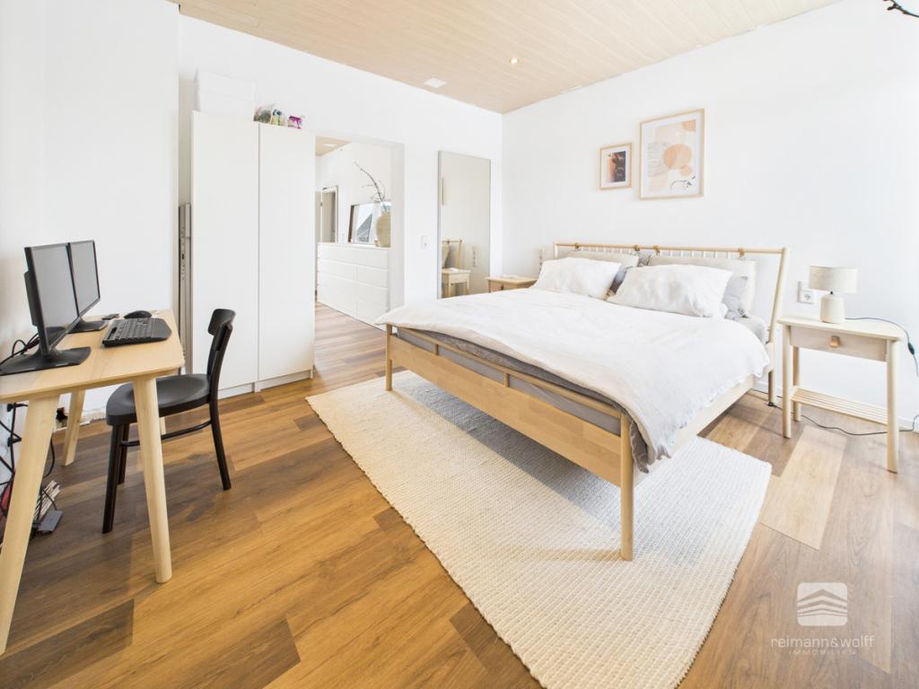 Schlafzimmer 2/4