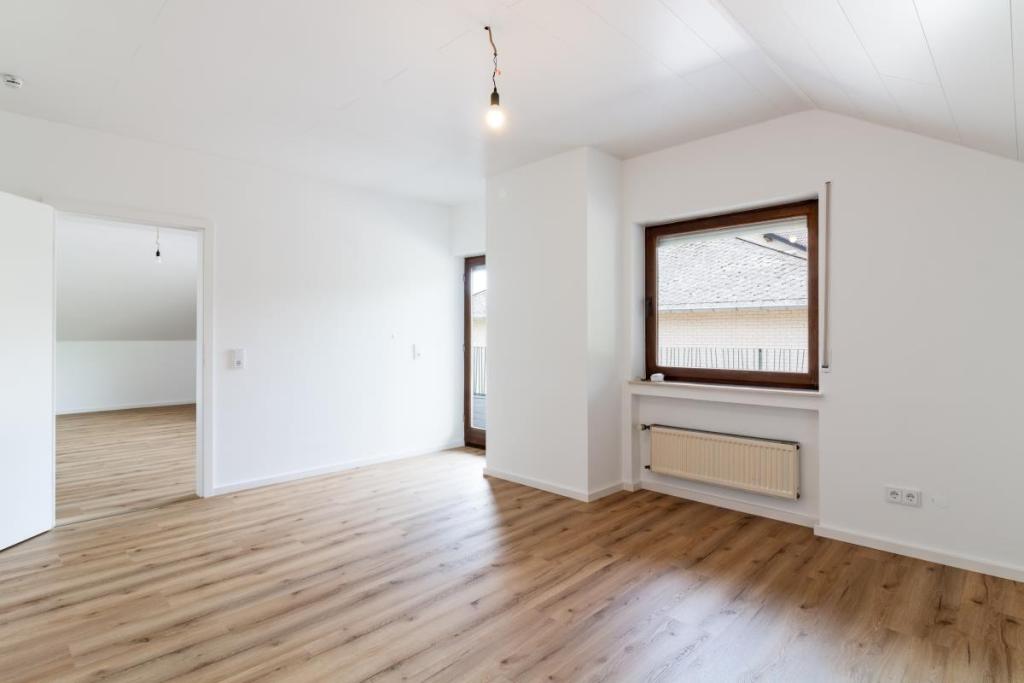 Renovierte 3-Zimmer Wohnung in ruhiger Lage von Pellingen - Photo 1