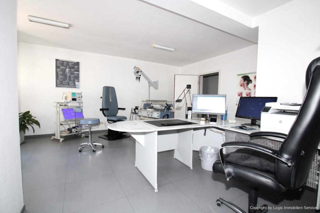 Behandlung/Büro