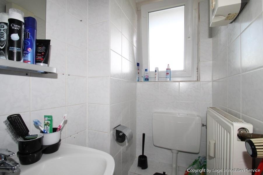 Charmantes Sonnen-Appartement mit Balkon und Tiefgaragenstellplatz in begehrter Rheinlage - Foto 4