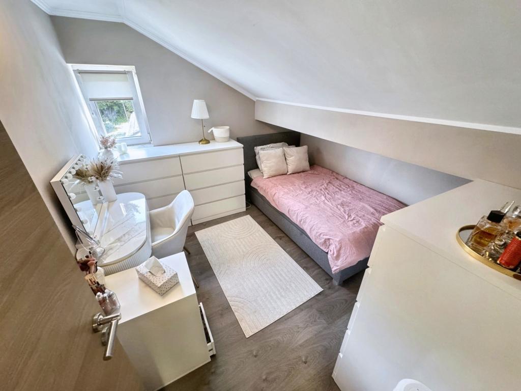 DG Kinderzimmer rechts Ansicht 1