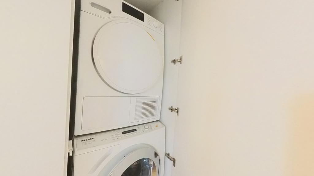 praktischer Einbauschrank für Haushaltsgeräte
