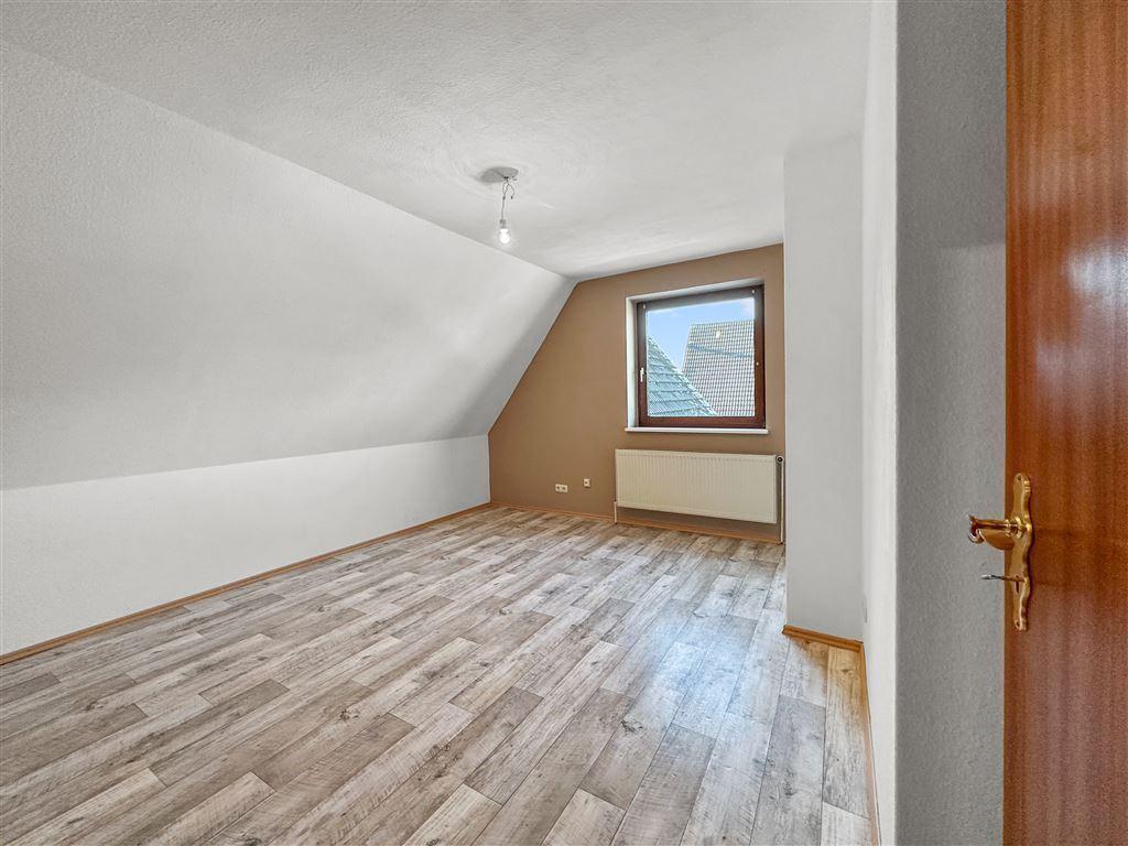 Haus 1 Zimmer 2 im OG