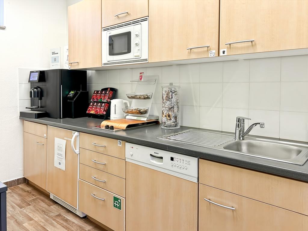 HQ_FRANKFURT, Neu-Isenburg_Germany_Centre 2799_Refresh Area 1.jpg
