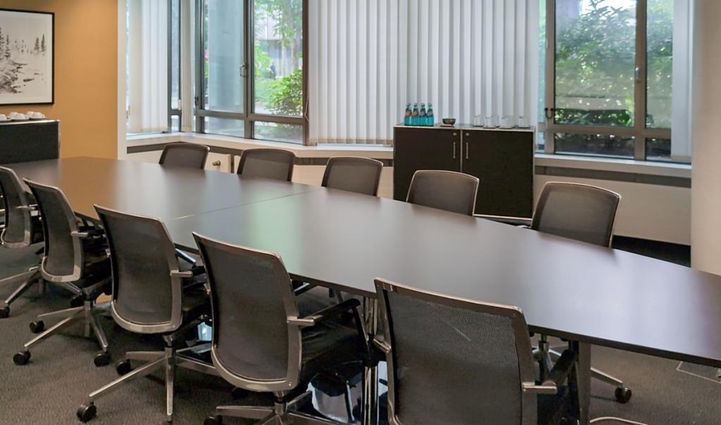 HQ_Frankfurt Alte Ope_Germany_Centre 2757_Board room 1.jpg