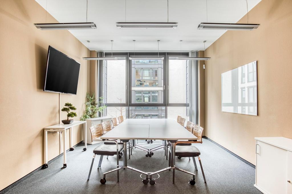REGUS_Dresden_Germany_Altmarkt_LargeMeetingRoom.jpg