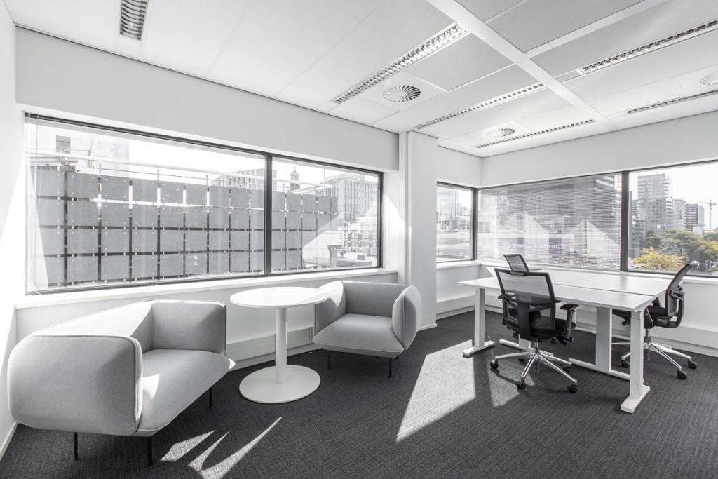 Regus Rotterdam City-WNA 2714 Rotterdam Netherlands Office with 3 desks.jpg
