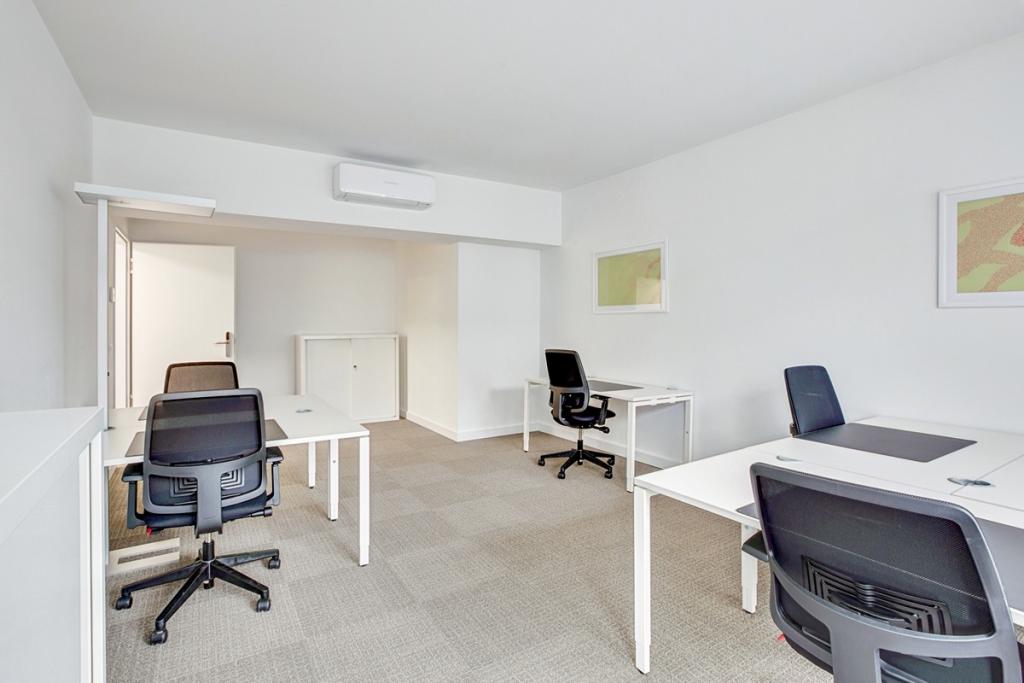 RegusBismarckstrasseMönchenglabach_Germany_centre 4743_Office 3..jpg