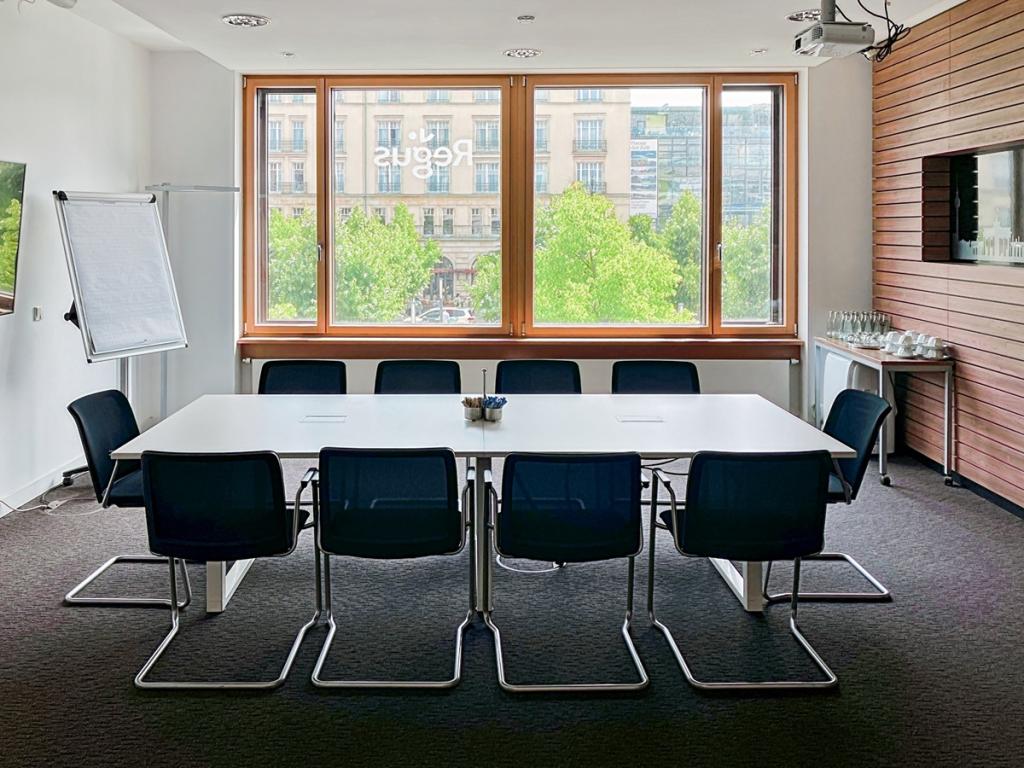 Regus_Am Brandenburger Tor Buidling_Germany_Centre 1784_Board Room 1.jpg