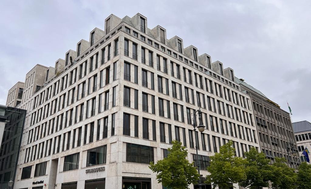 Regus_Am Brandenburger Tor Buidling_Germany_Centre 1784_Building Exterior.jpg