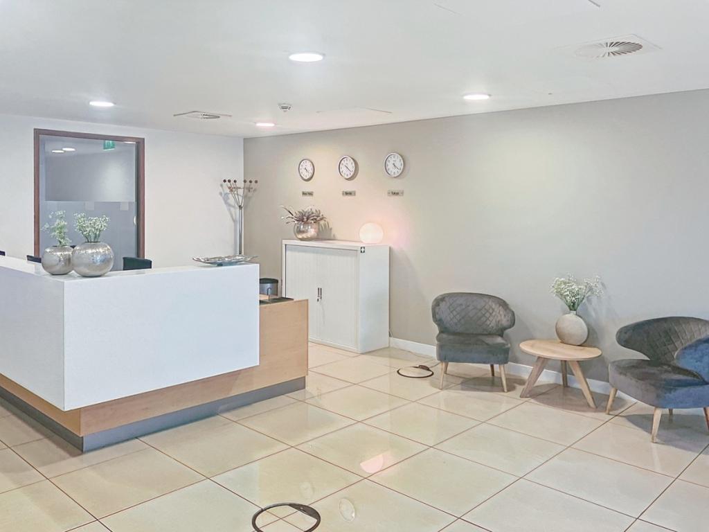 Regus_Am Brandenburger Tor Buidling_Germany_Centre 1784_Reception 1.jpg