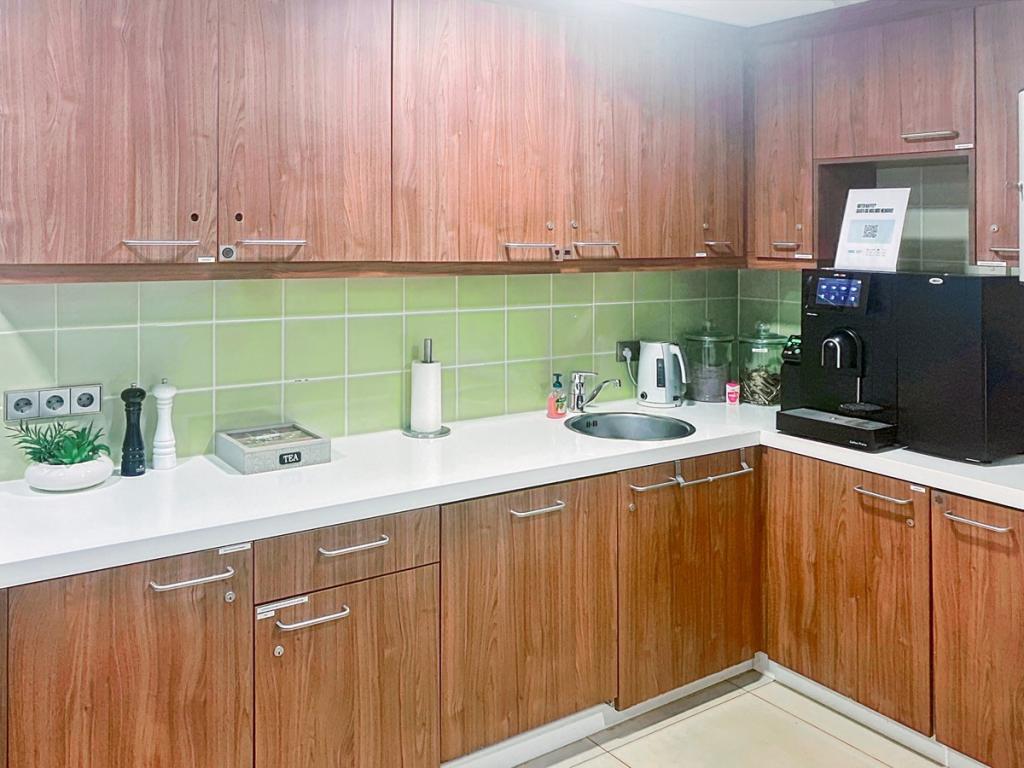 Regus_Am Brandenburger Tor Buidling_Germany_Centre 1784_Refresh area 1.jpg