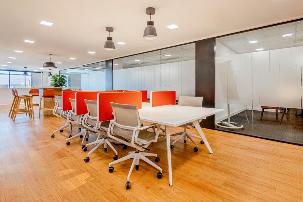 Regus_Augsburg City_Germany_Centre 4865_Co-working 1_LOCATIONHEROIMAGE.jpg