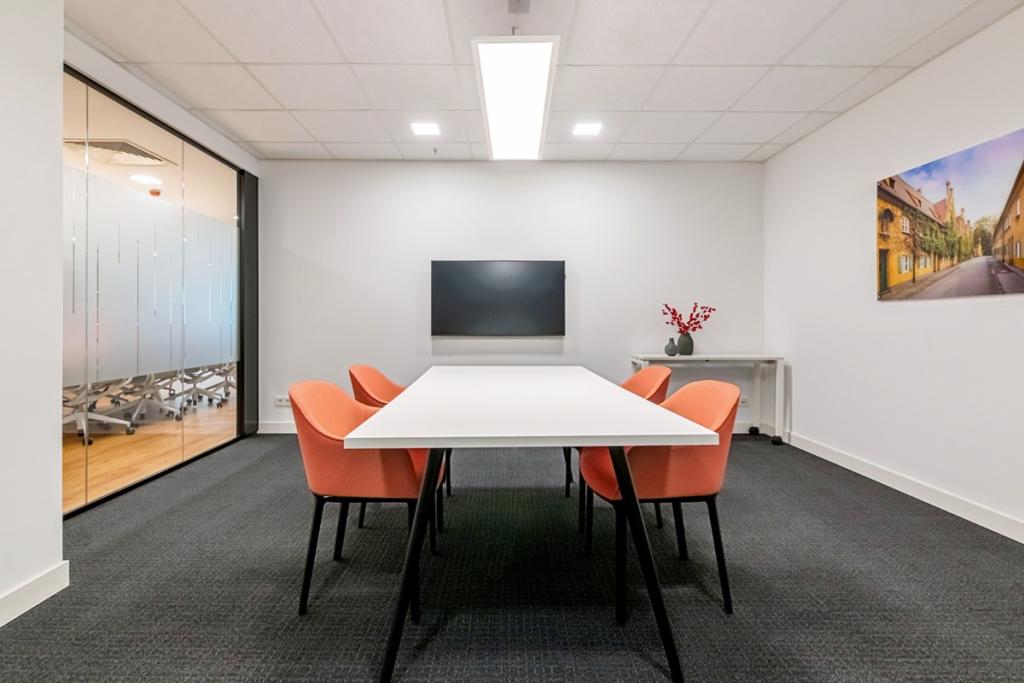 Regus_Augsburg City_Germany_Centre 4865_Meeting Room 2.jpg