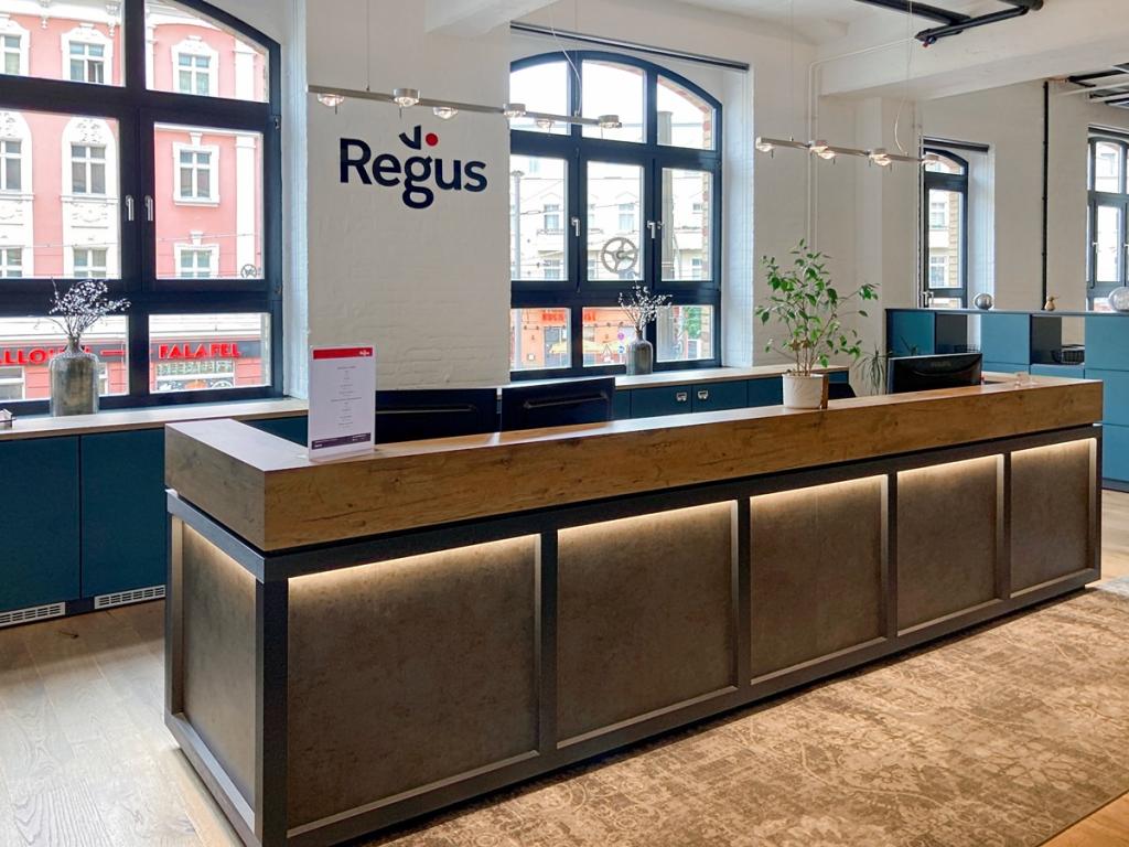 Regus_Berlin Leuchtenfabrik Club_Germany_Centre 4680_Reception 1.jpg