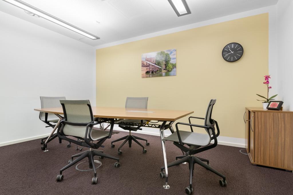Regus_City Center ZeltnerEck_1645_Nuremberg_Germany_MeetingRoom.jpg
