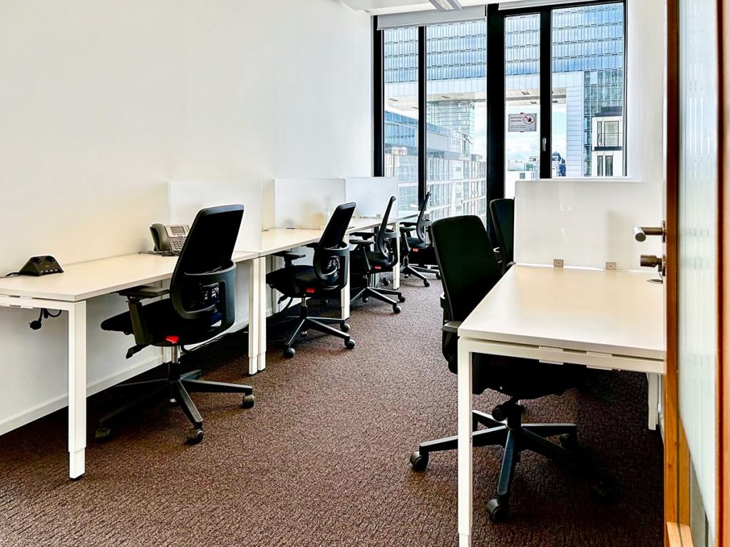 Regus_Cologne Kranhaus1_Germany_Centre 1789_Co-working 1_LOCATIONHEROIMAGE.jpg