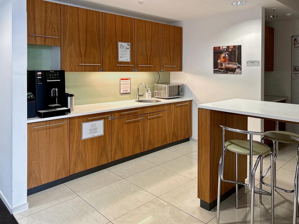 Regus_Cologne Kranhaus1_Germany_Centre 1789_Refresh Area 1.jpg