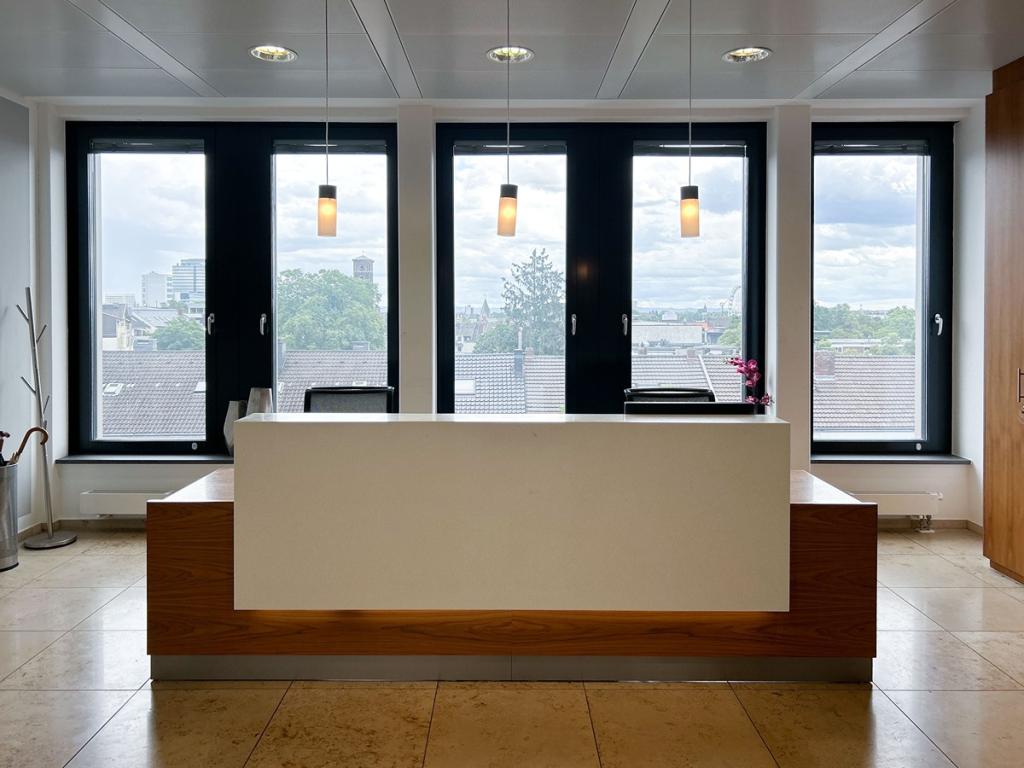 Regus_Cologne Waidmarkt_Germany_centre 1883_Reception 1.jpg