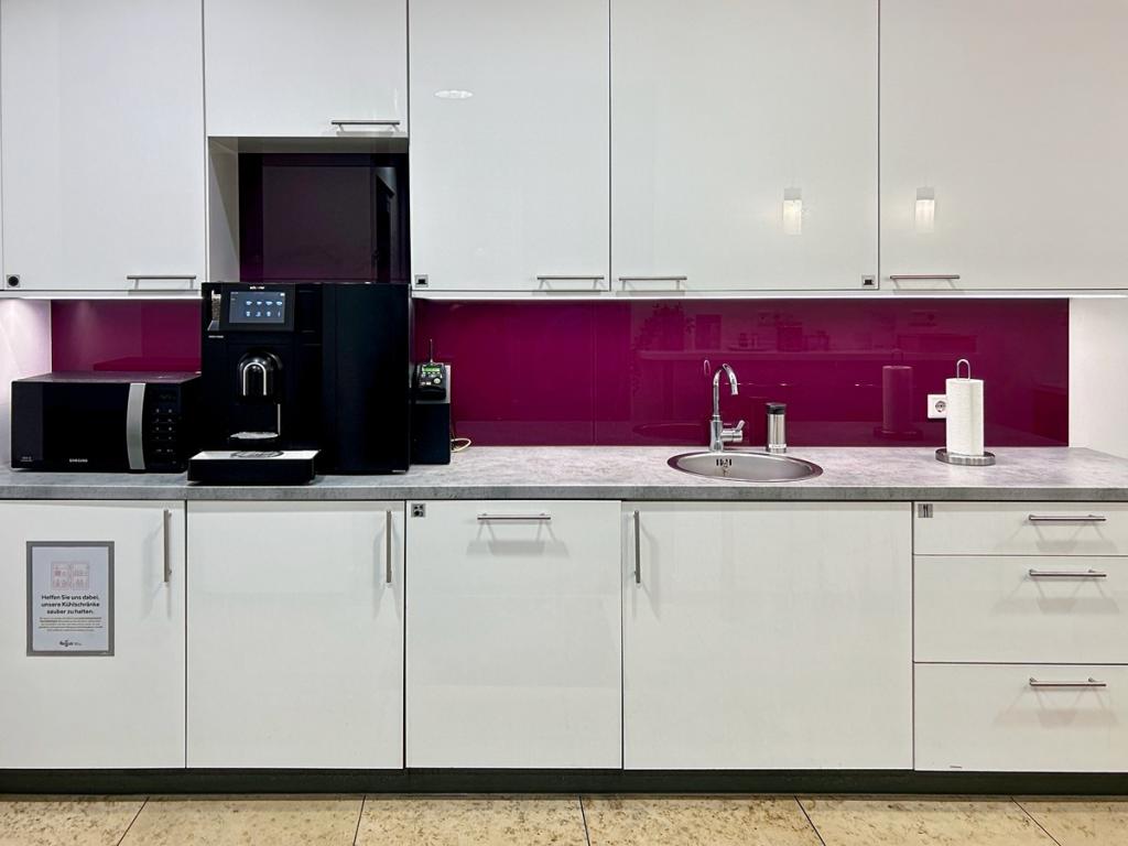 Regus_Cologne Waidmarkt_Germany_centre 1883_Refresh Area 1.jpg