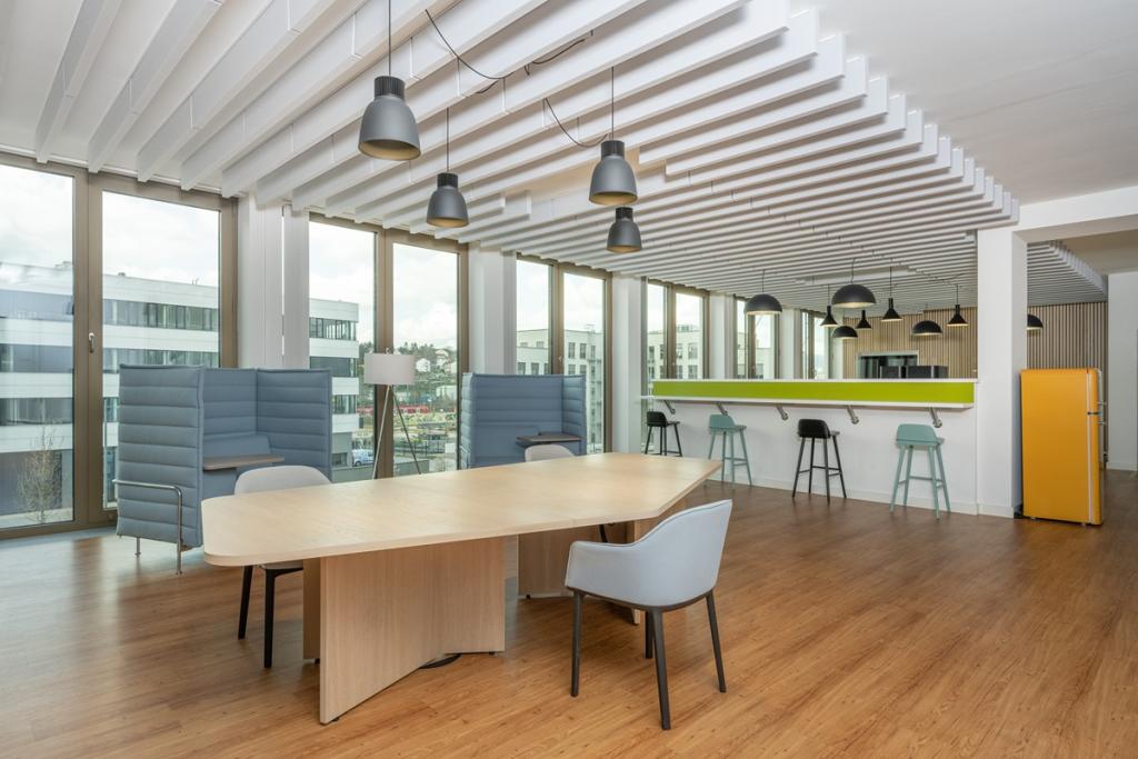 Regus_Connect_4678 _Wiesbaden_Germany_BusinessLounge.jpg