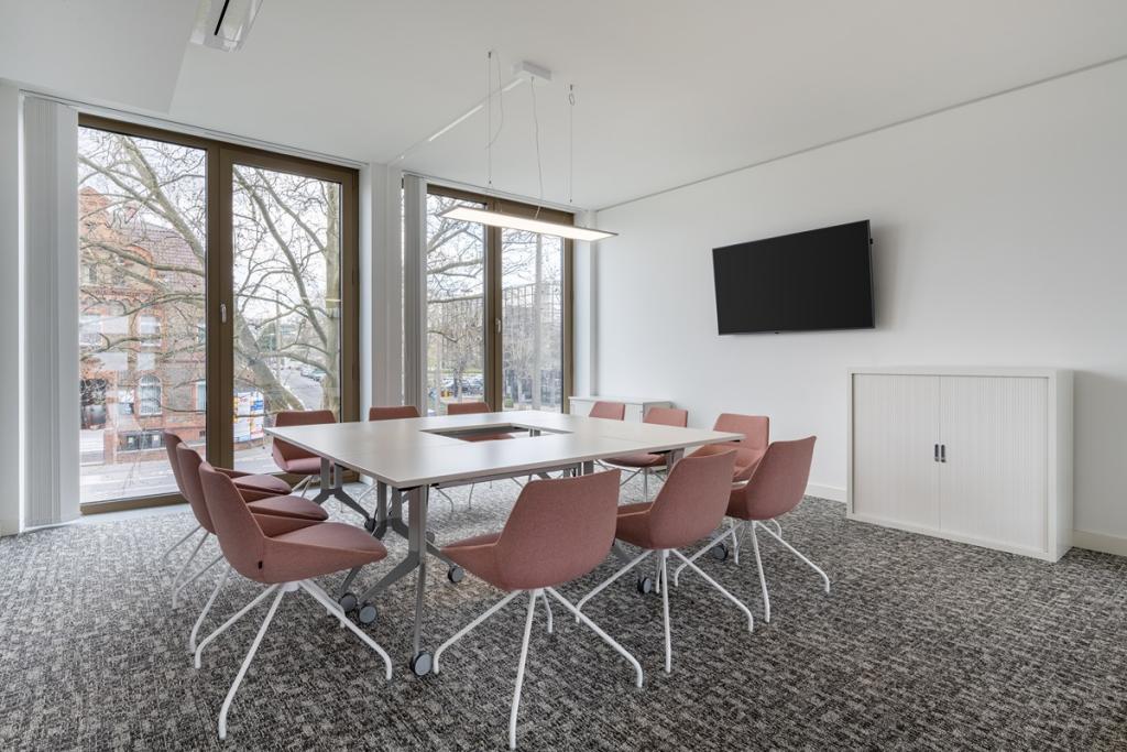Regus_Connect_4678 _Wiesbaden_Germany_LargeConferenceRoom.jpg