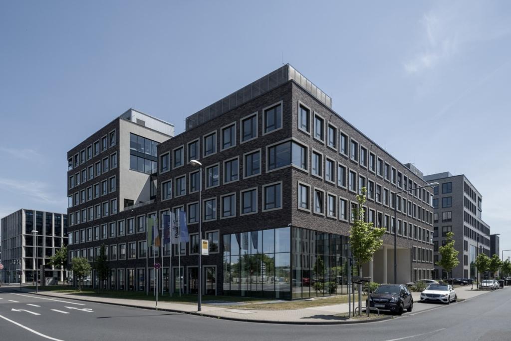 Regus_DeutzCubus_2273_Köln_Germany_External..jpg