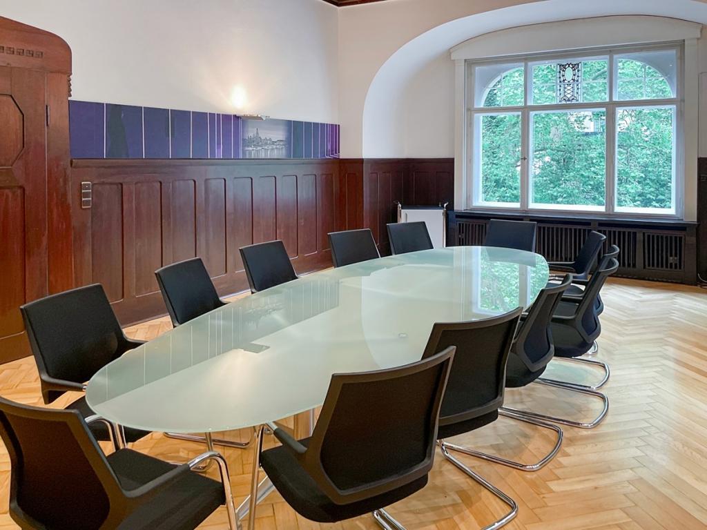 Regus_Dresden, Villa Grumbt_Germany_Centre 7661_Board Room 1_LOCATIONHEROIMAGE.jpg