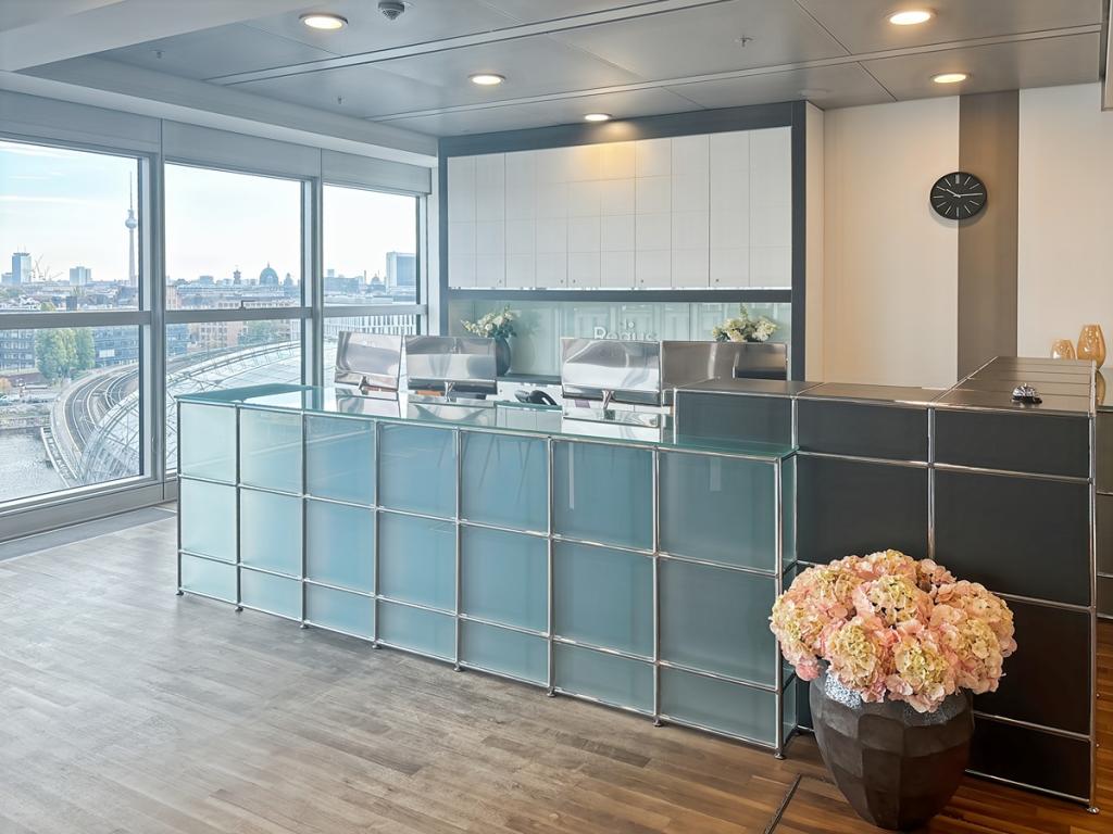 Regus_Hauptbahnhof Europaplatz_Germany_Centre 2761_Reception 1.jpg