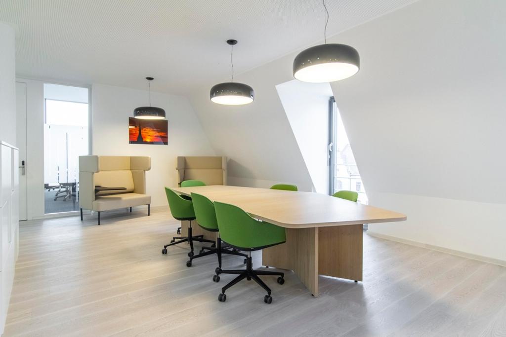 Regus_Hauptbahnhof_5024_Erfurt_Germany__BusinessLounge.jpg