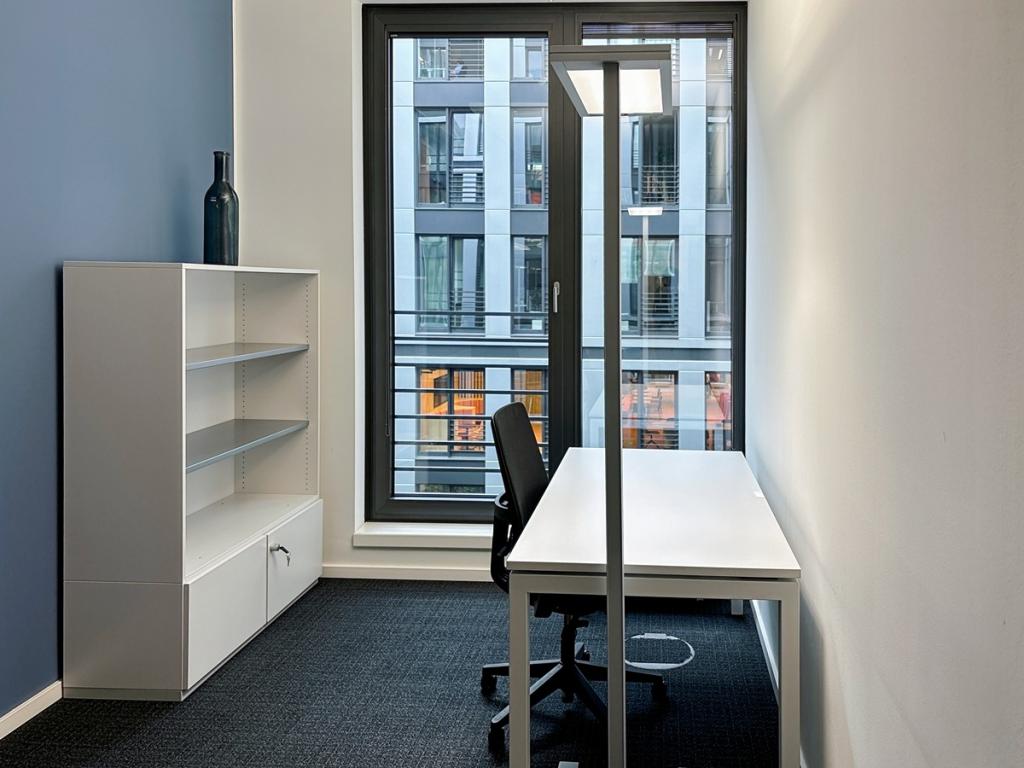 Regus_Kapstadtring 7, Hamburg_Germany_Centre 4643_Office 1.jpg